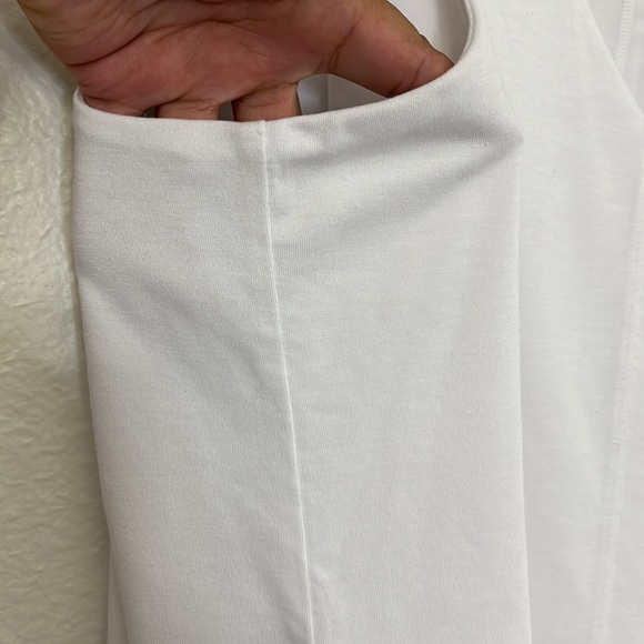 Athleta Woman’s White Layered Top Sleeveless V-Neck Large - Picture 5 of 10